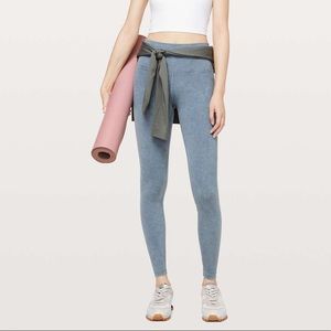 Lululemon wunder under. NEVER WORN